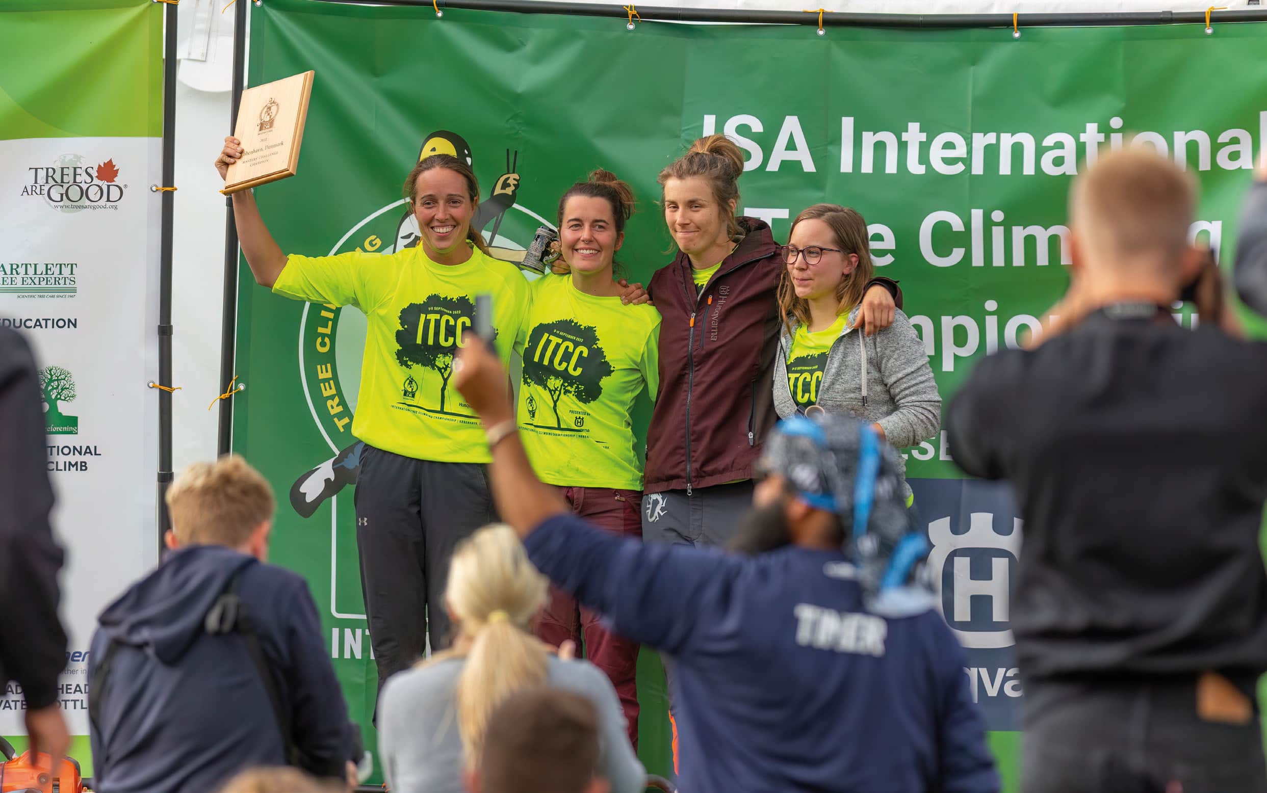 Jo Hedger (left) won the Women’s World title for a fifth time at the ISA International Tree Climbing Competition 2022, held in Copenhagen. (Photo: Megan James)