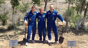 European Space Agency – ISS astronauts plant trees in Baikonur