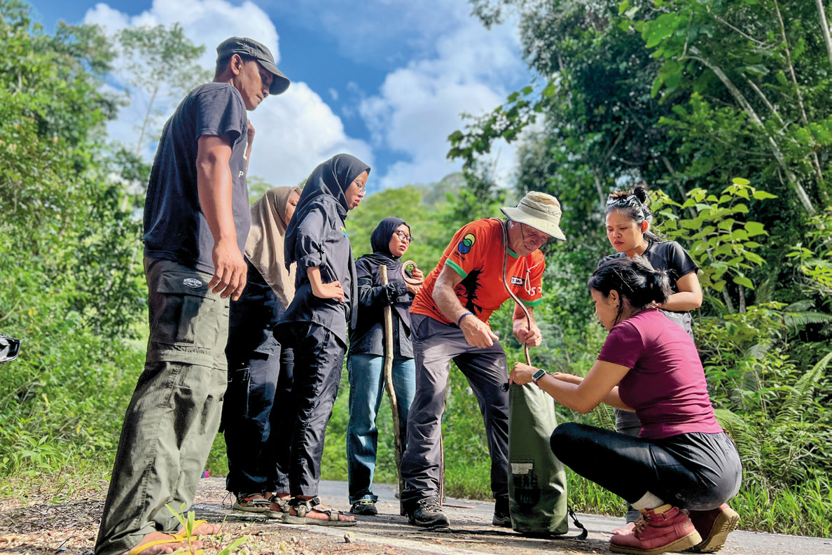 Preparing the ground crew.
